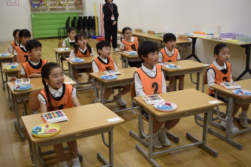 笑顔で授業に参加する子どもたち